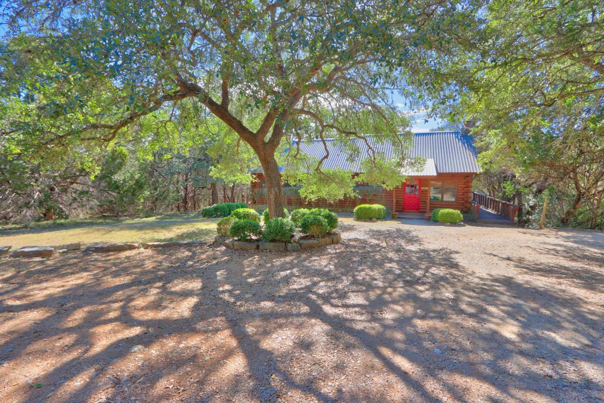 Falls Log Home Wimberley Exterior photo